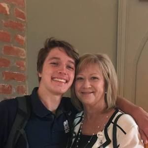 Meet your Posher, Carolyn